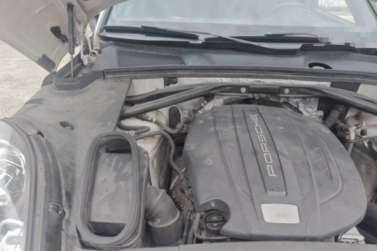 Used Porsche Macan 2017 Macan 2.0T Engine Bay Right