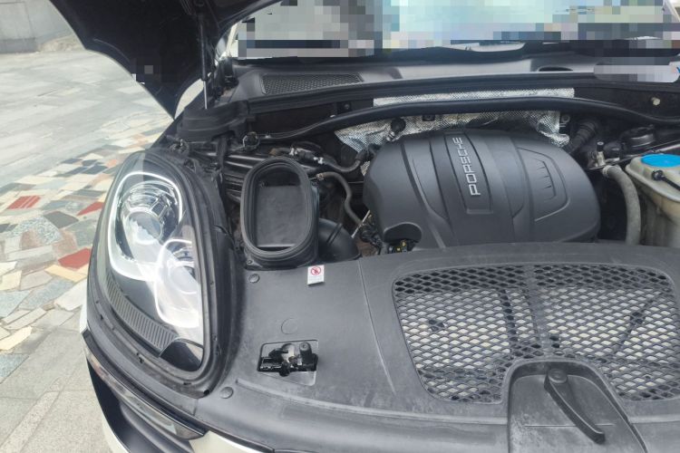 Used Porsche Macan 2017 Macan 2.0T Engine Bay Right
