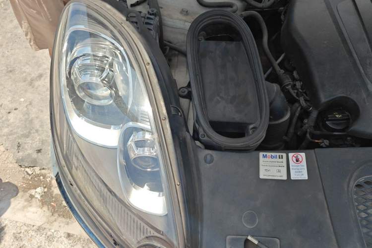 Used Porsche Macan 2017 Macan 2.0T Engine Bay Right
