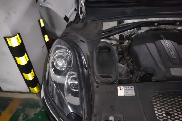 Used Porsche Macan 2017 Macan 2.0T Engine Bay Right