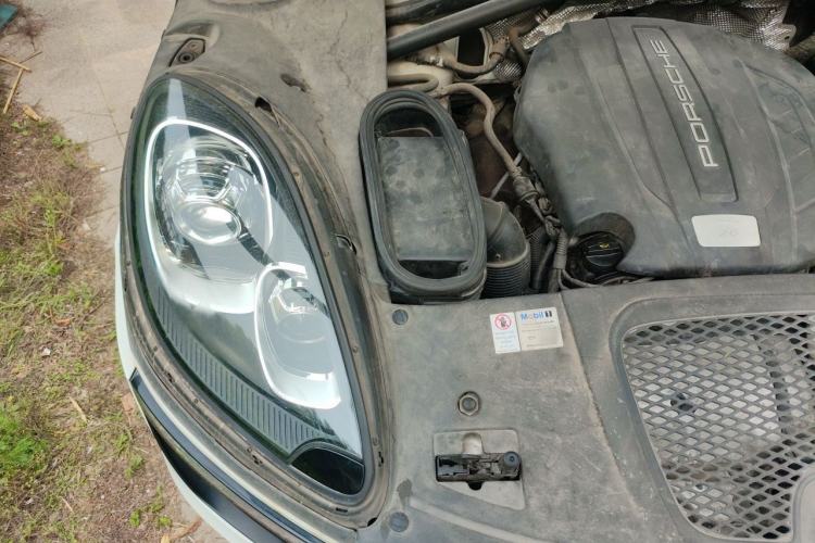 Used Porsche Macan 2017 Macan 2.0T Engine Bay Right