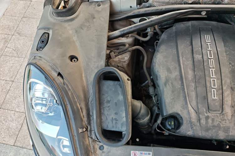 Used Porsche Macan 2017 Macan 2.0T Engine Bay Right