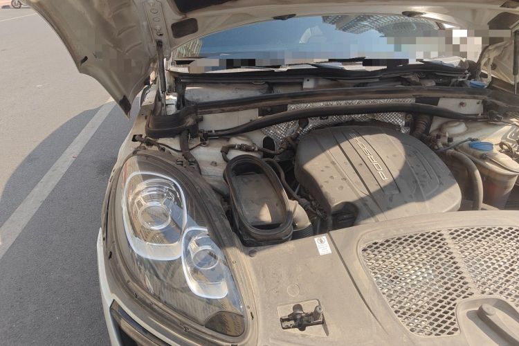 Used Porsche Macan 2017 Macan 2.0T Engine Bay Right