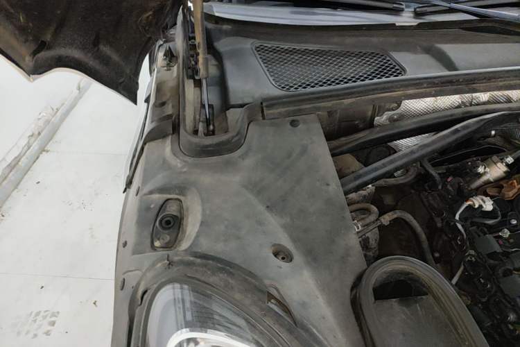 Used Porsche Macan 2017 Macan 2.0T Engine Bay Right