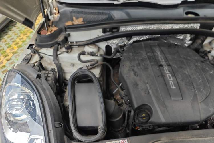 Used Porsche Macan 2017 Macan 2.0T Engine Bay Right