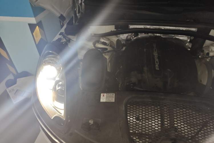 Used Porsche Macan 2017 Macan 2.0T Engine Bay Right