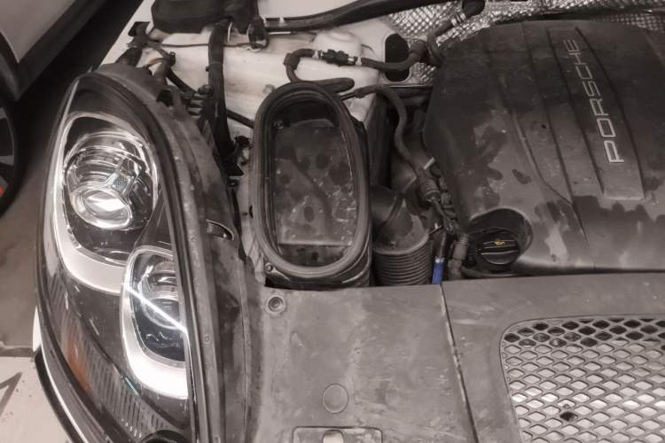 Used Porsche Macan 2017 Macan 2.0T Engine Bay Right