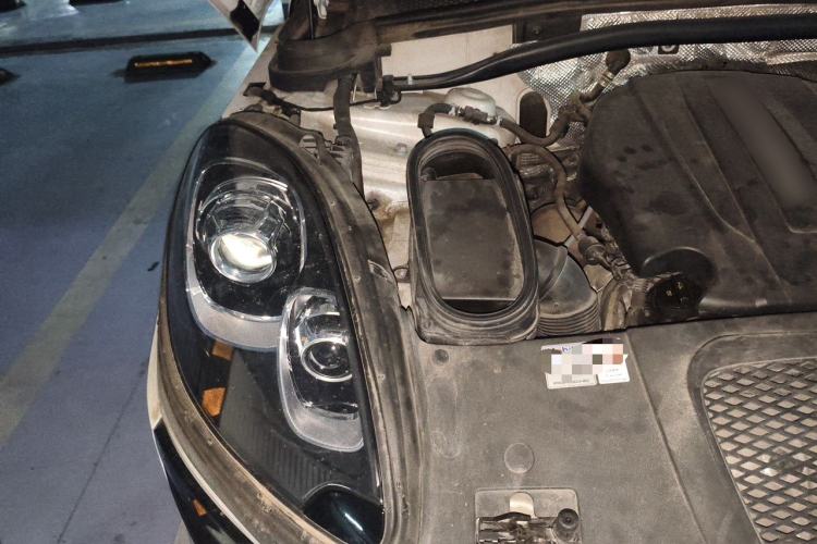 Used Porsche Macan 2017 Macan 2.0T Engine Bay Right