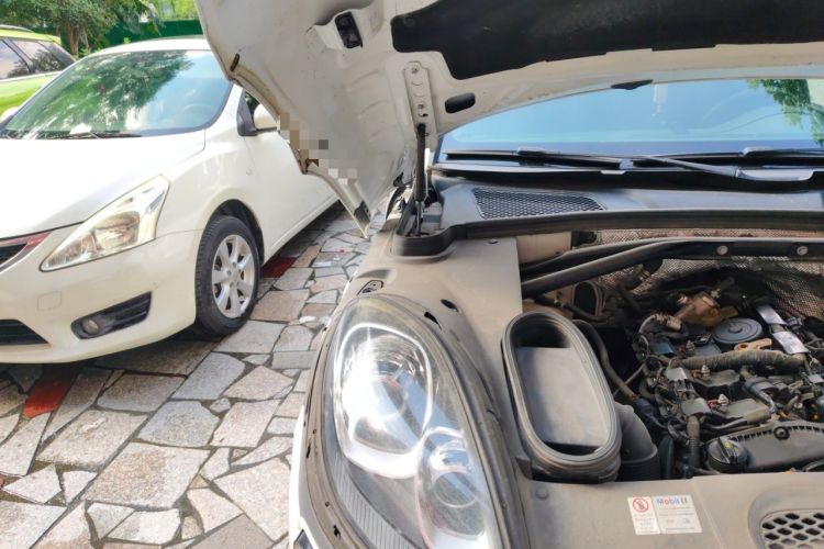 Used Porsche Macan 2017 Macan 2.0T Engine Bay Right