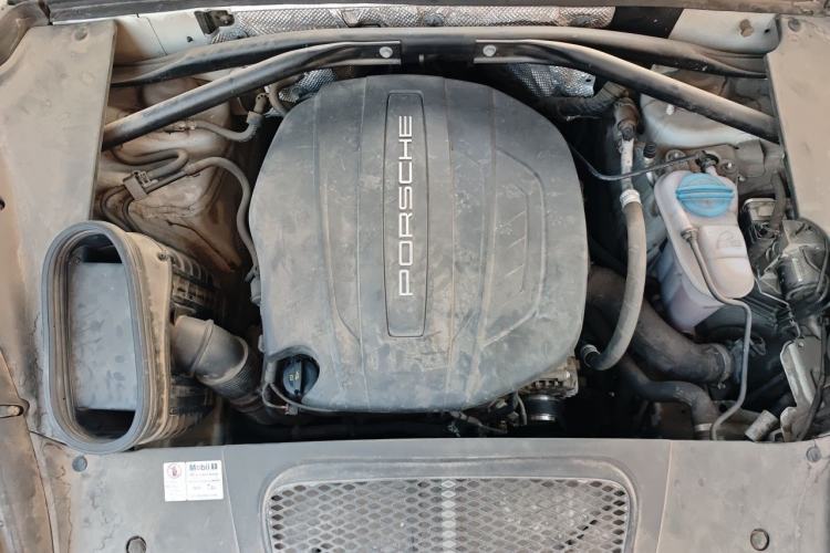 Used Porsche Macan 2017 Macan 2.0T Engine Bay