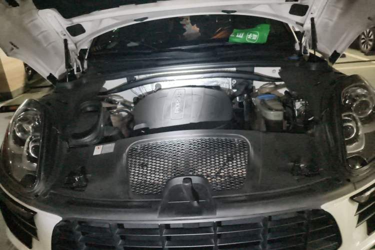 Used Porsche Macan 2017 Macan 2.0T Engine Bay