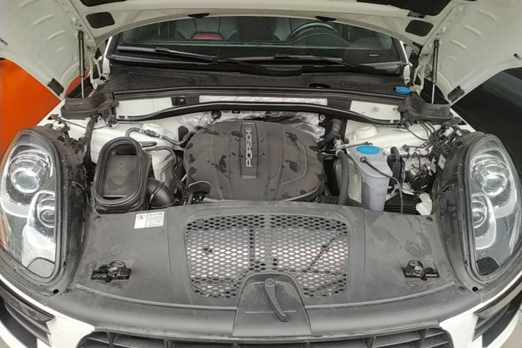 Used Porsche Macan 2017 Macan 2.0T Engine Bay