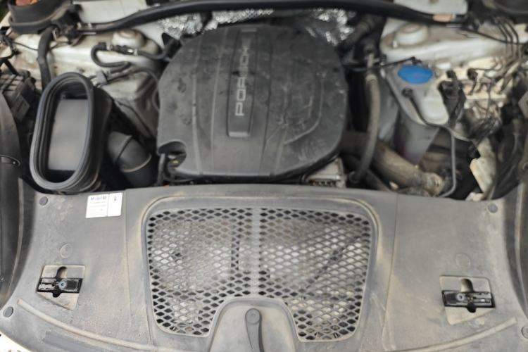 Used Porsche Macan 2017 Macan 2.0T Engine Bay