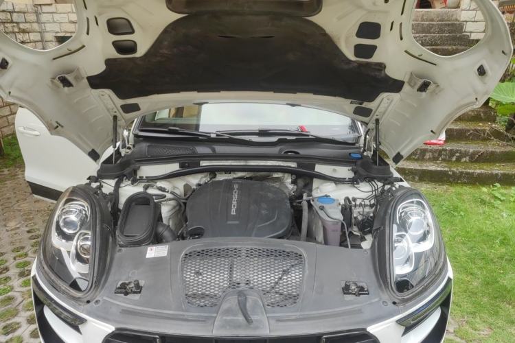 Used Porsche Macan 2017 Macan 2.0T Engine Bay