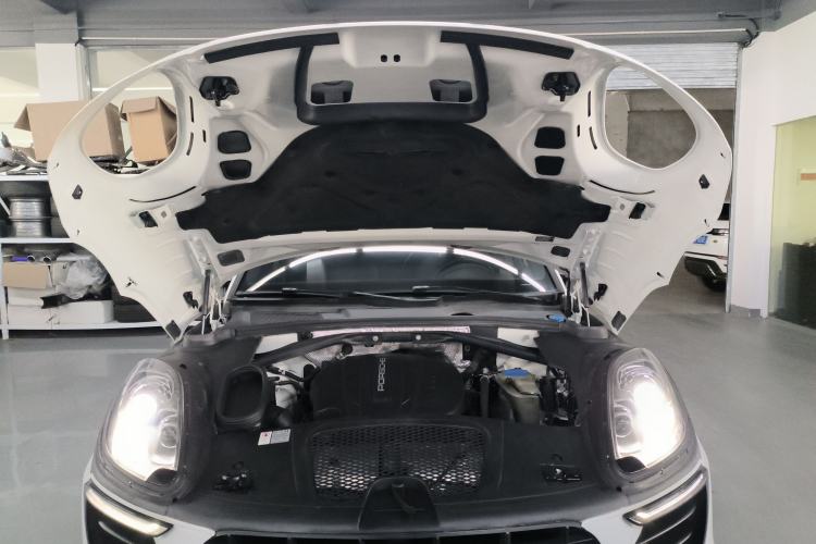 Used Porsche Macan 2017 Macan 2.0T Engine Bay