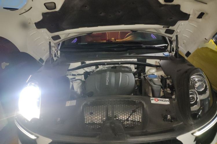 Used Porsche Macan 2017 Macan 2.0T Engine Bay