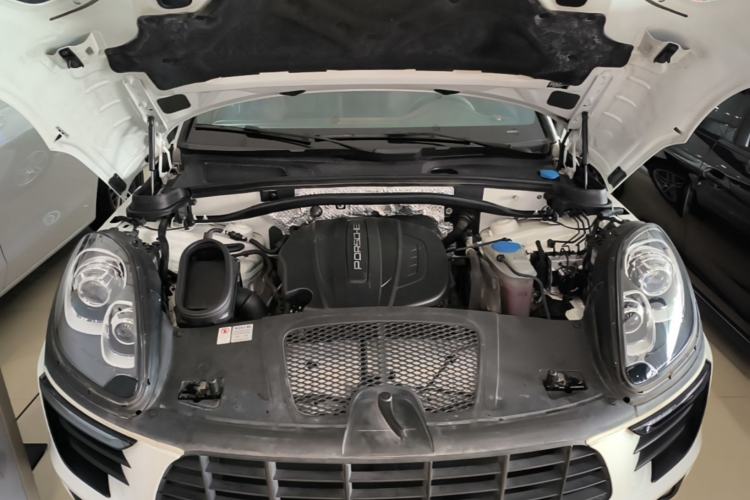 Used Porsche Macan 2017 Macan 2.0T Engine Bay