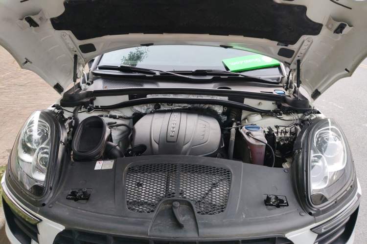 Used Porsche Macan 2017 Macan 2.0T Engine Bay