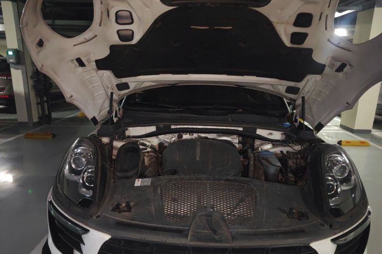 Used Porsche Macan 2017 Macan 2.0T Engine Bay