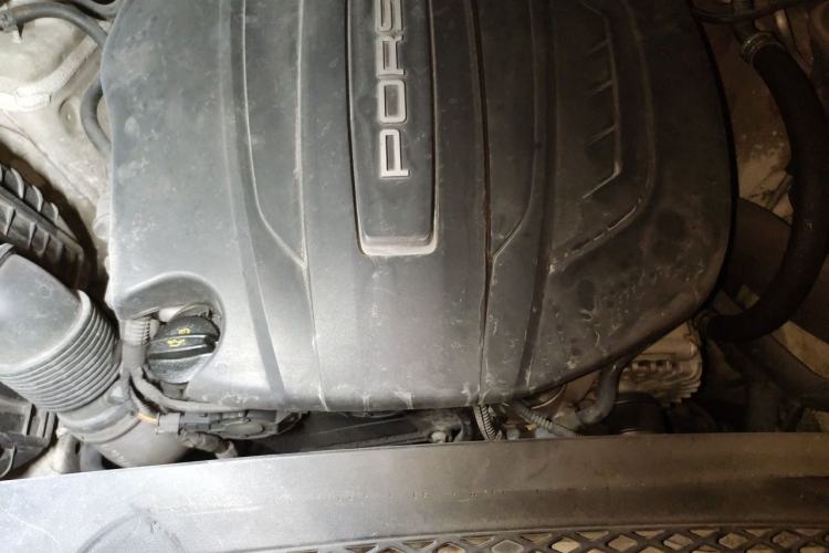 Used Porsche Macan 2017 Macan 2.0T Engine Bay
