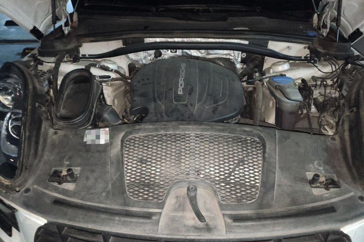 Used Porsche Macan 2017 Macan 2.0T Engine Bay
