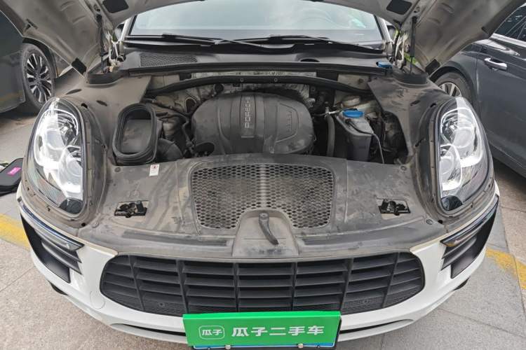 Used Porsche Macan 2017 Macan 2.0T Engine Bay