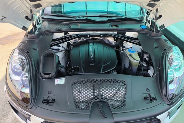 Used Porsche Macan 2017 Macan 2.0T Engine Bay