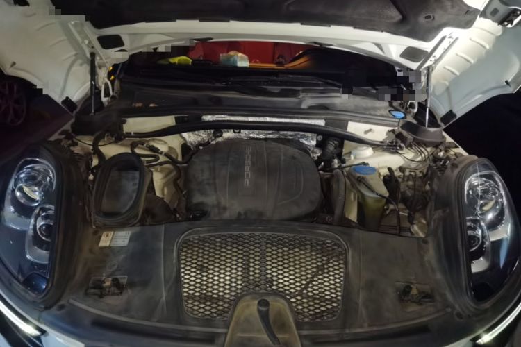 Used Porsche Macan 2017 Macan 2.0T Engine Bay
