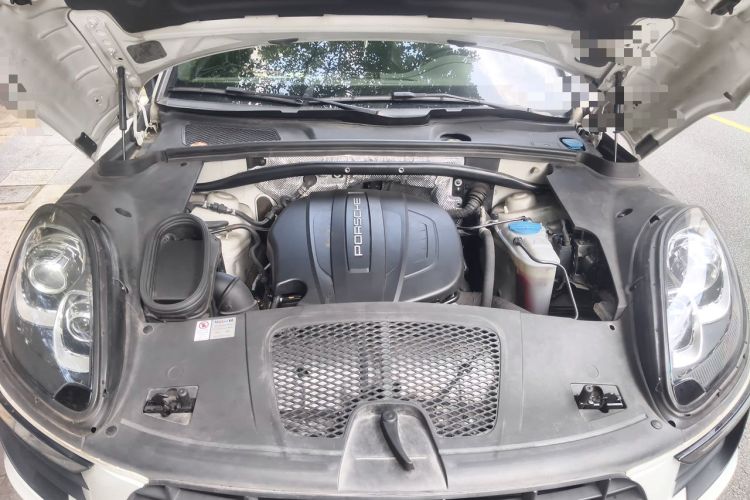 Used Porsche Macan 2017 Macan 2.0T Engine Bay