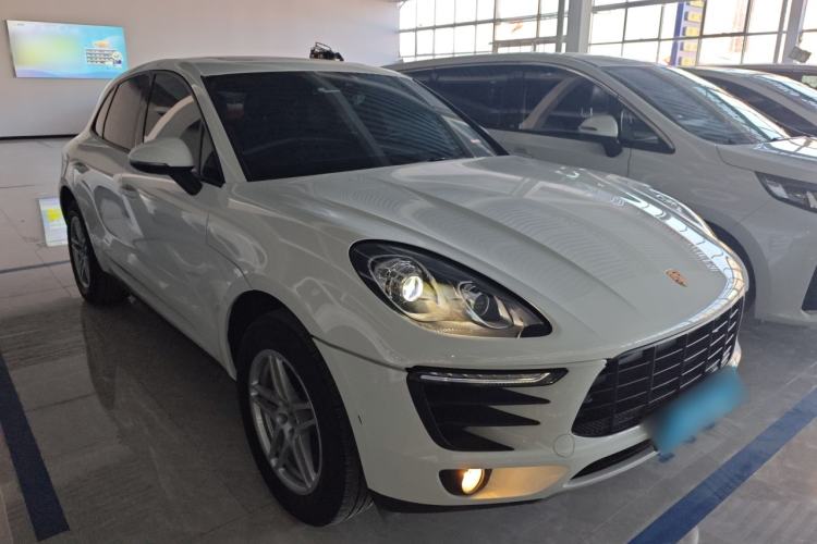 Used Porsche Macan 2017 Macan 2.0T Exterior 2