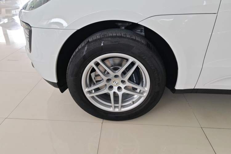 Used Porsche Macan 2017 Macan 2.0T Exterior 2
