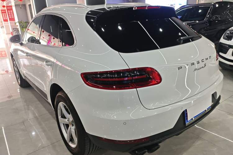 Used Porsche Macan 2017 Macan 2.0T Exterior 2