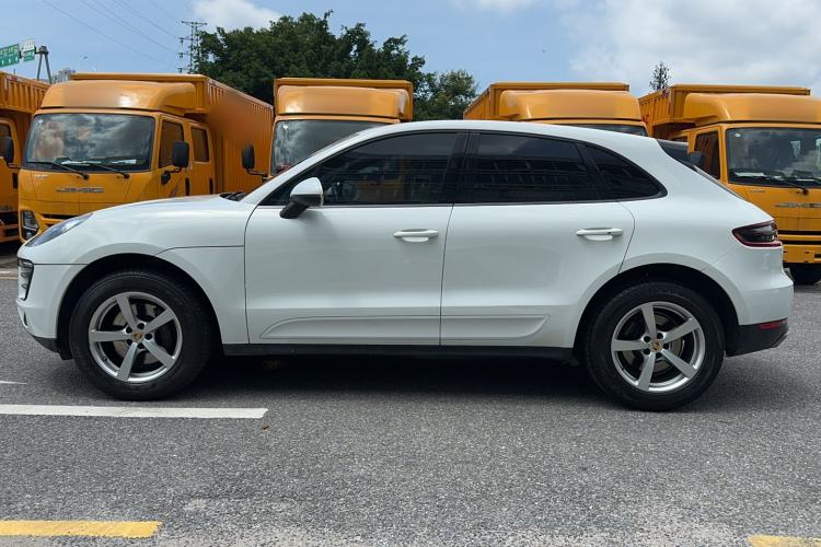 Used Porsche Macan 2017 Macan 2.0T Exterior 2