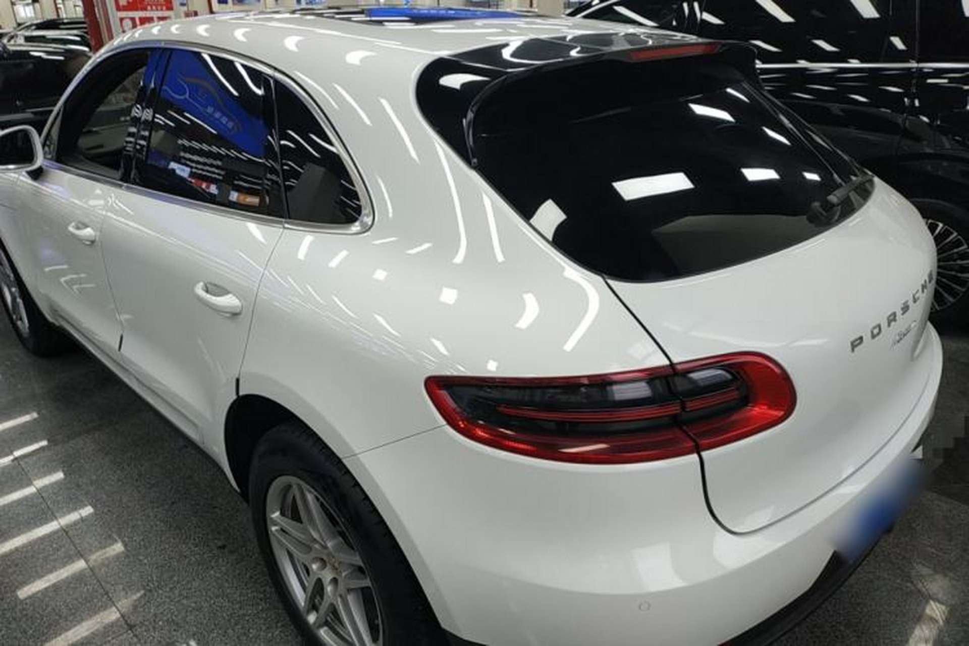Used Porsche Macan 2017 Macan 2.0T Exterior 2