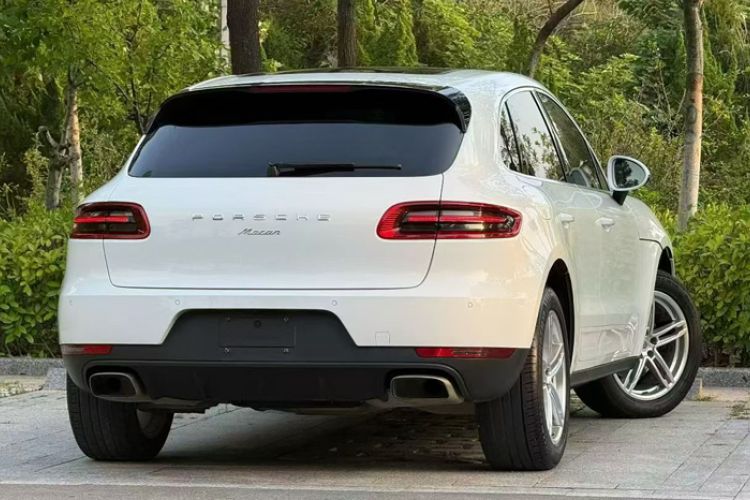 Used Porsche Macan 2017 Macan 2.0T Exterior 2
