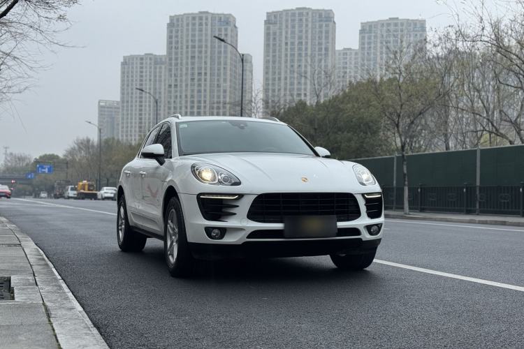 Used Porsche Macan 2017 Macan 2.0T Exterior 2