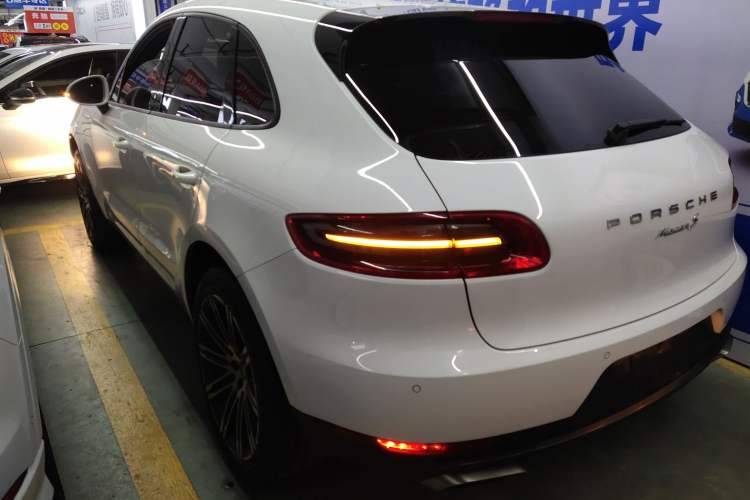 Used Porsche Macan 2017 Macan 2.0T Exterior 2