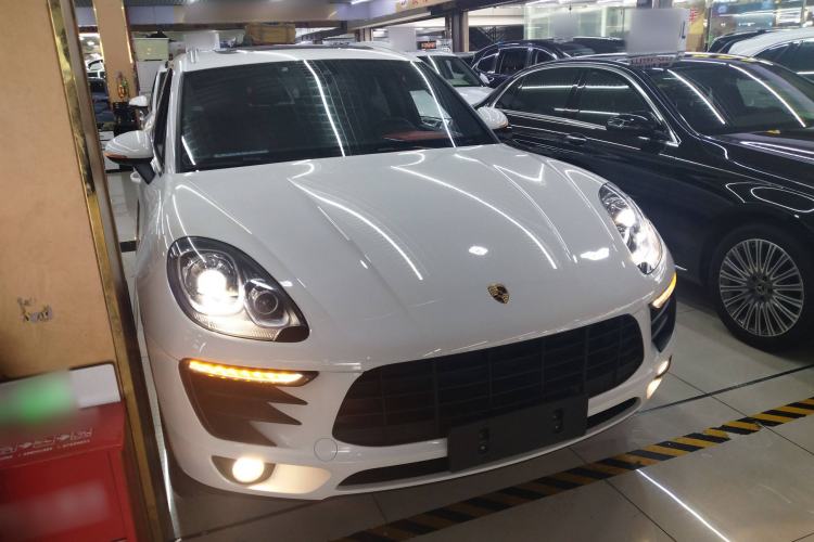 Used Porsche Macan 2017 Macan 2.0T Exterior 2