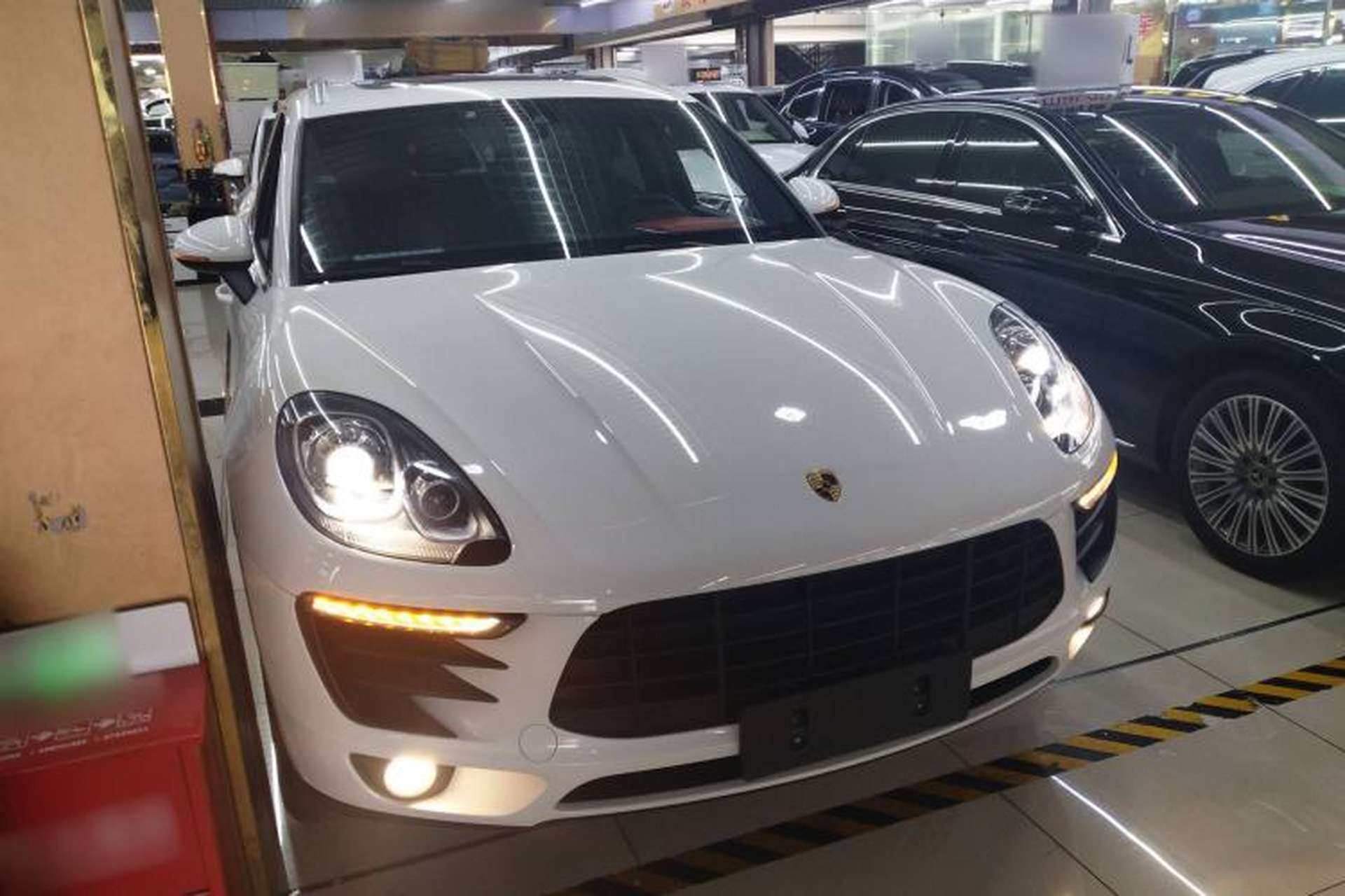 Used Porsche Macan 2017 Macan 2.0T Exterior 2