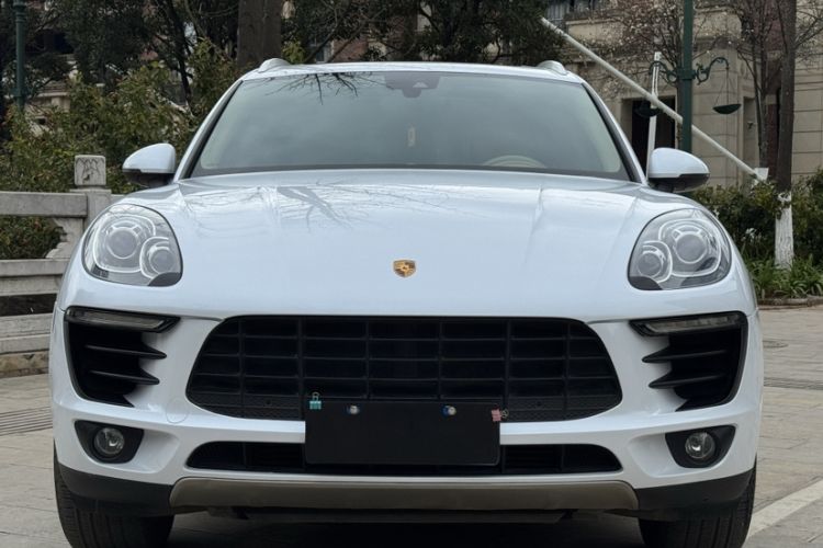 Used Porsche Macan 2017 Macan 2.0T Exterior 2