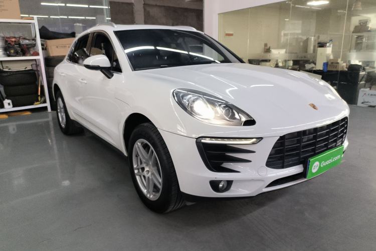 Used Porsche Macan 2017 Macan 2.0T Exterior 2