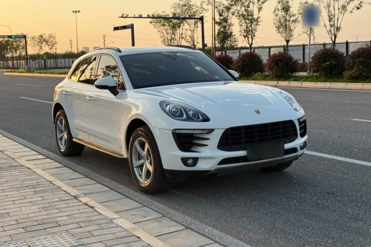 Used Porsche Macan 2017 Macan 2.0T Exterior 2