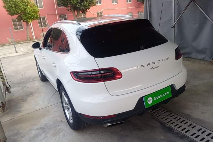 Used Porsche Macan 2017 Macan 2.0T Exterior 2