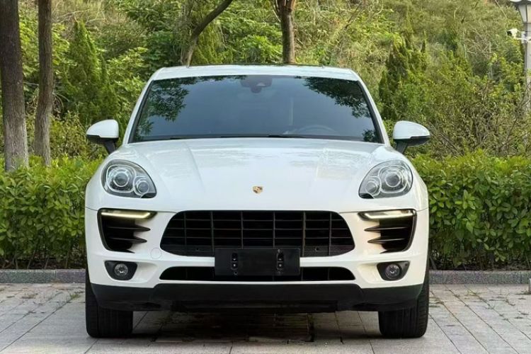 Used Porsche Macan 2017 Macan 2.0T Exterior 3
