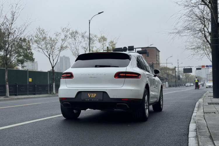 Used Porsche Macan 2017 Macan 2.0T Exterior 3
