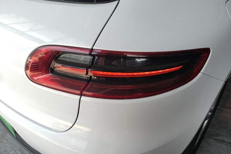 Used Porsche Macan 2017 Macan 2.0T Exterior 3