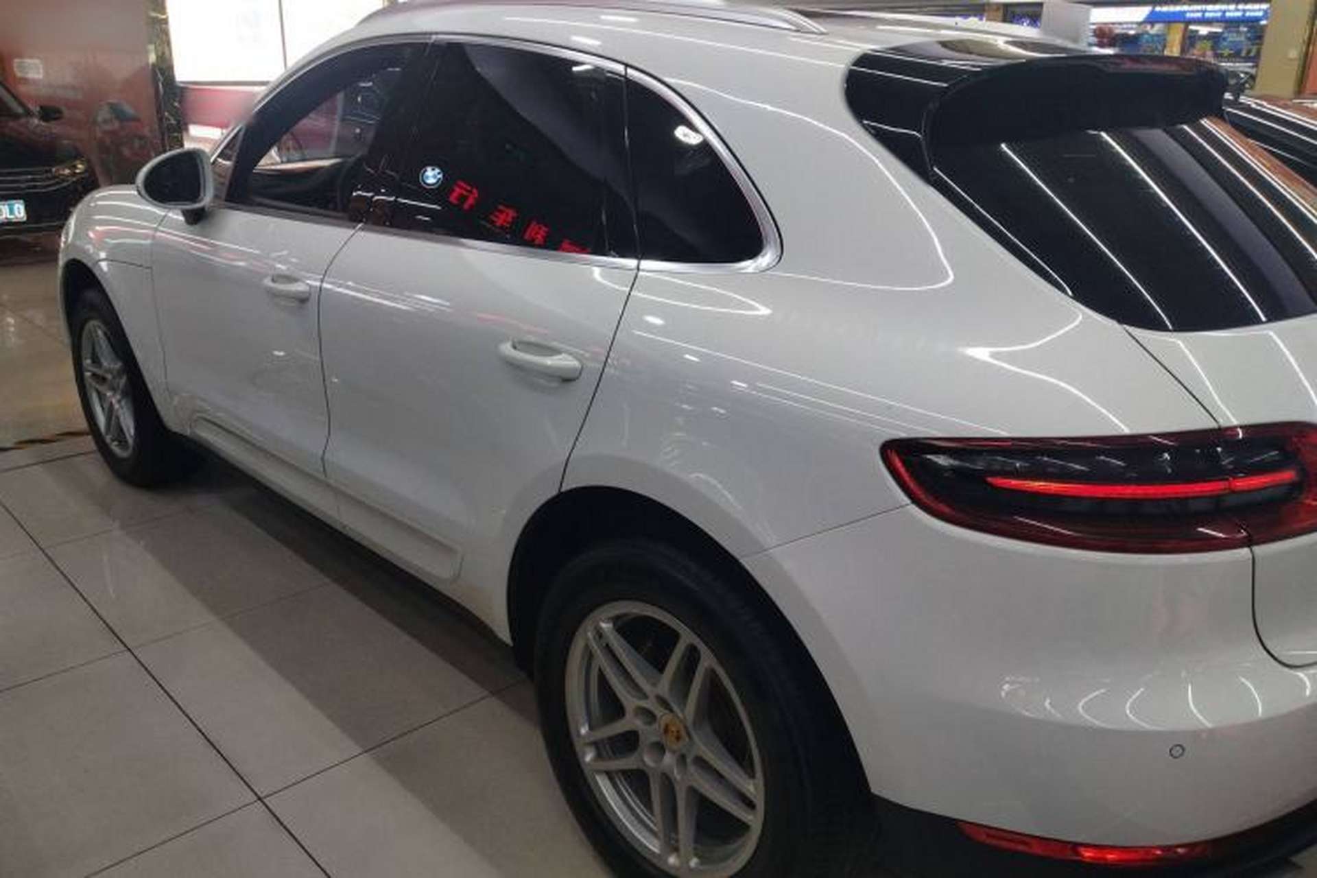 Used Porsche Macan 2017 Macan 2.0T Exterior 3
