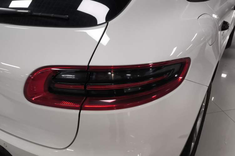 Used Porsche Macan 2017 Macan 2.0T Exterior 3