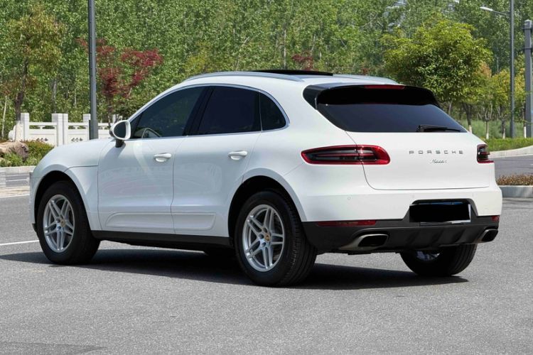 Used Porsche Macan 2017 Macan 2.0T Exterior 4
