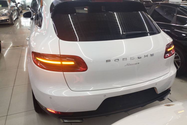 Used Porsche Macan 2017 Macan 2.0T Exterior 4